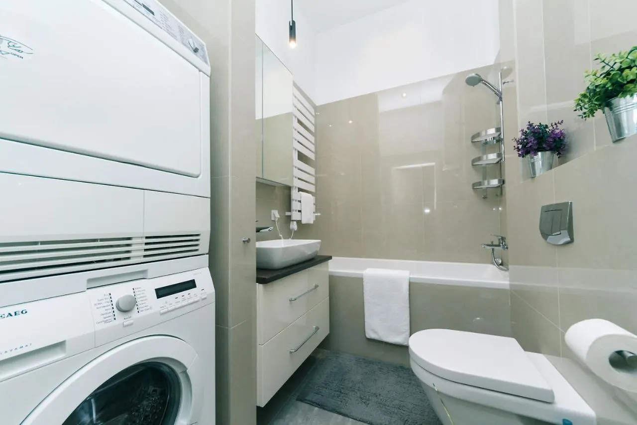 V&V Luxury Apartments Kyiv 0*,  Ukraine